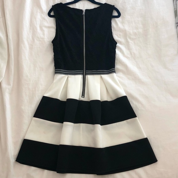 SPEECHLESS - Lace-Trim Dress, Women’s XXS, Polyester/Spandex, Zipper Closure - Picture 3 of 6